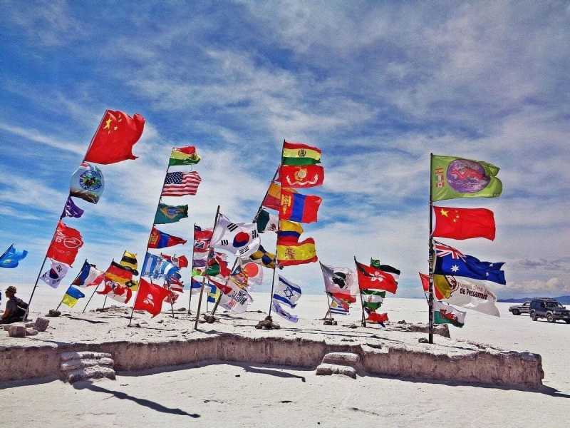 世界地理奇闻轶事：探索地球上的神秘现象与自然奇观