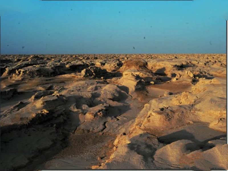 各国卫星观察到中国新疆死亡之海里的宝盆越来越大